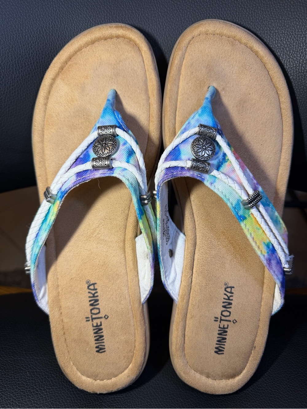 Minnetonka Women's Multicolor Tie-Dye Suede Thong Sandals Sz 10